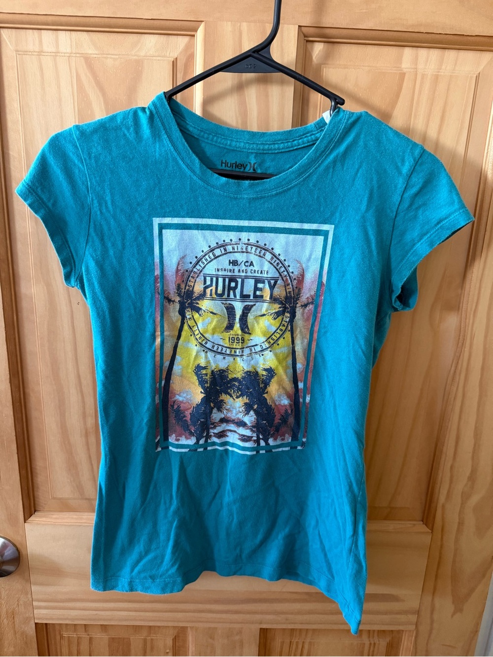 Like New, Girls Size Large Hurley T-Shirt Teal Colored